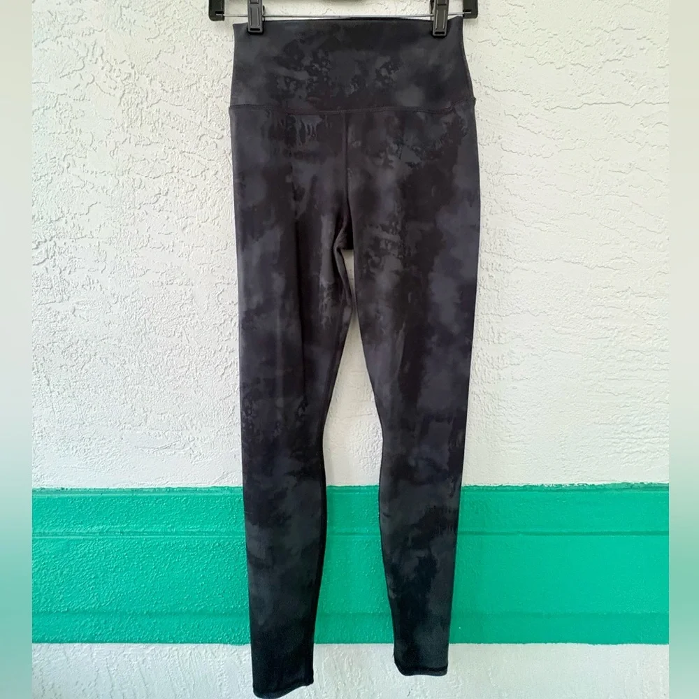 Alo Tie Dye Yoga Solarized Leggings High Waisted Black Gray Small - Picture 1 of 9